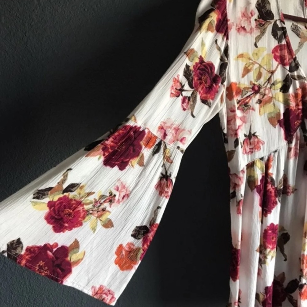 Floral Bell Sleeve Top